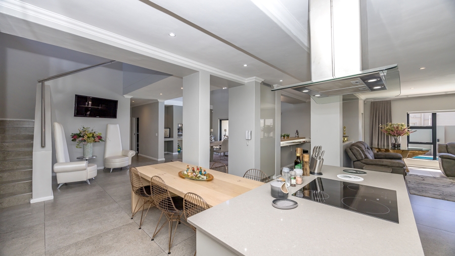 4 Bedroom Property for Sale in Parklands North Western Cape